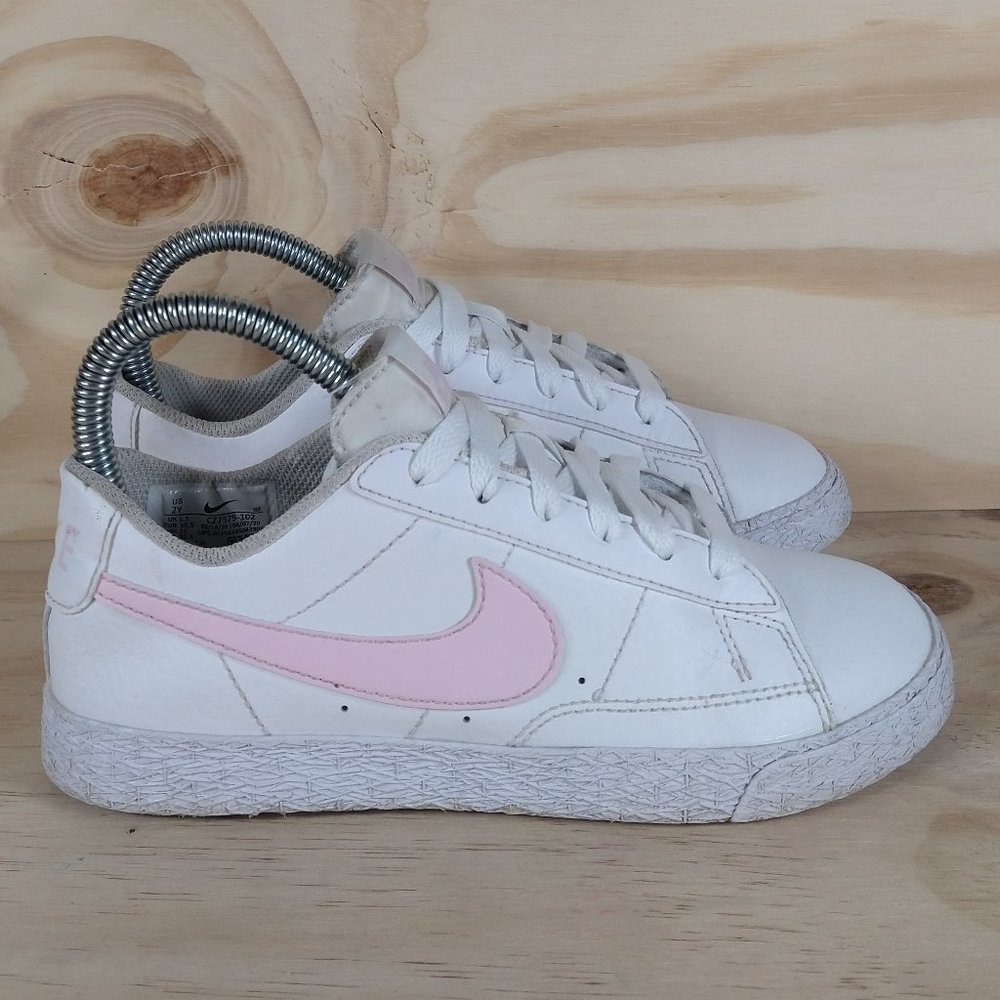 Nike - Blazer Low Sneakers - White/Pink - Kids Girls - 2Y